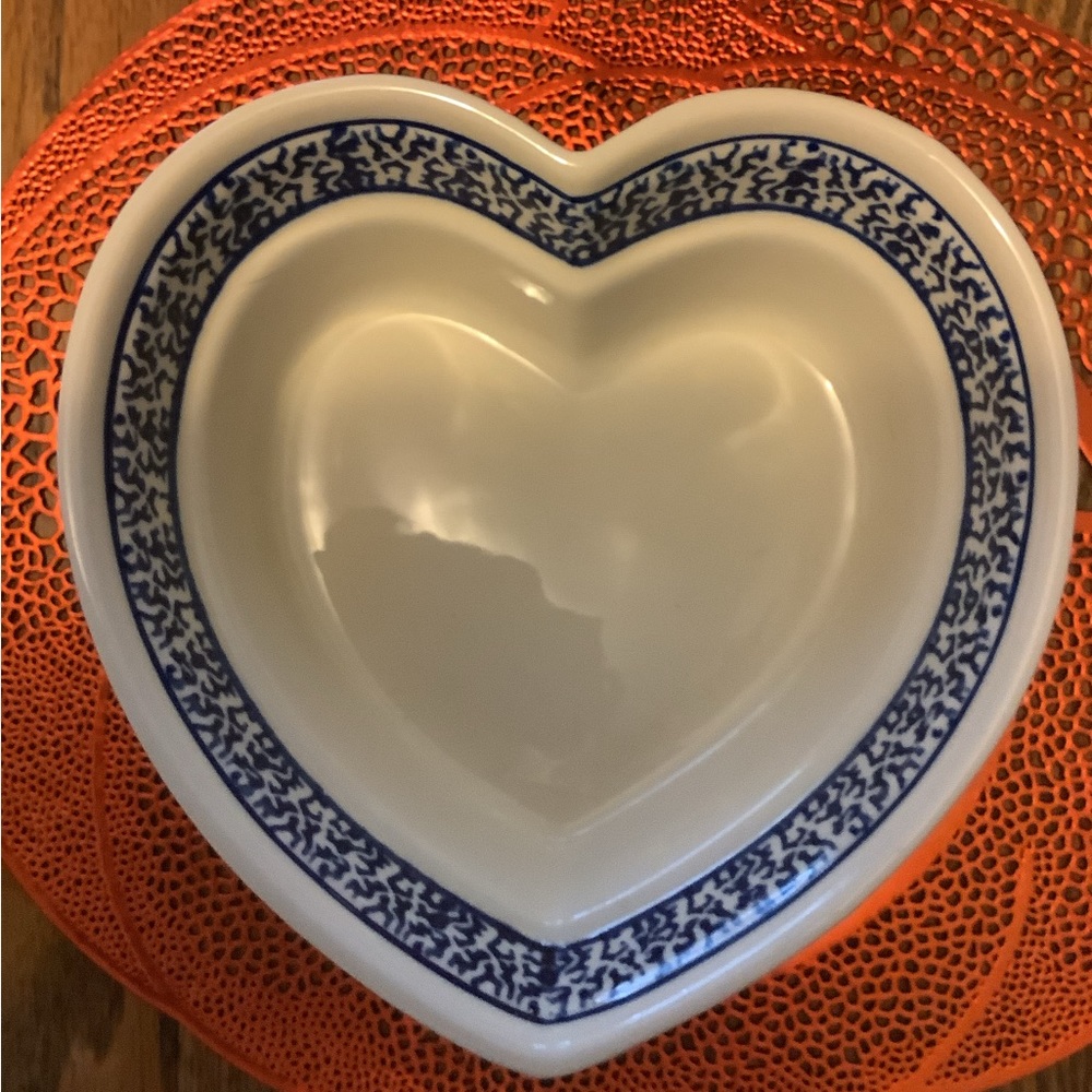 NWOT POLISH POTTERY HEART SHAPED DISH